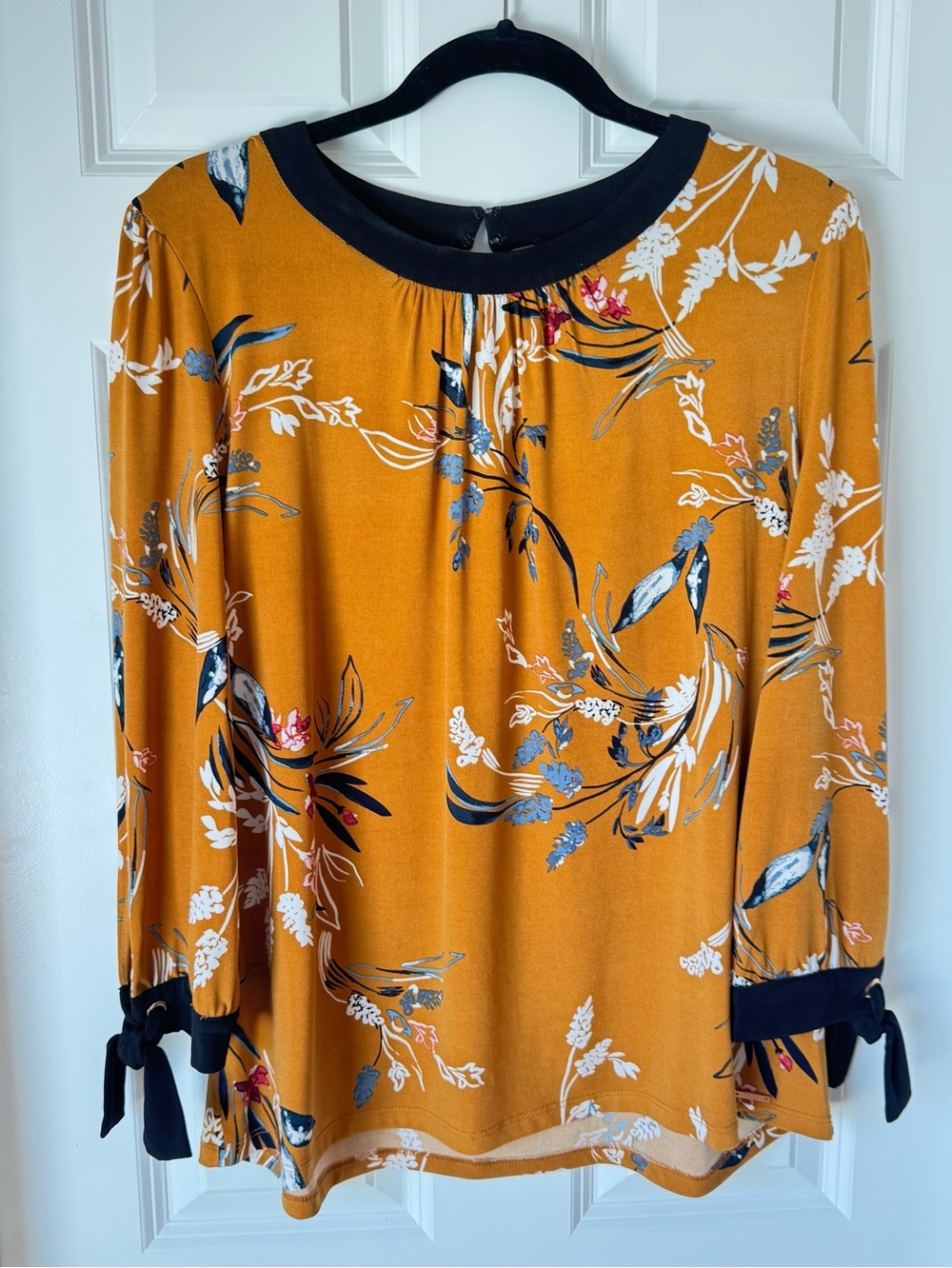 Ivanka Trump‎ Top - Deep gold floral - Large